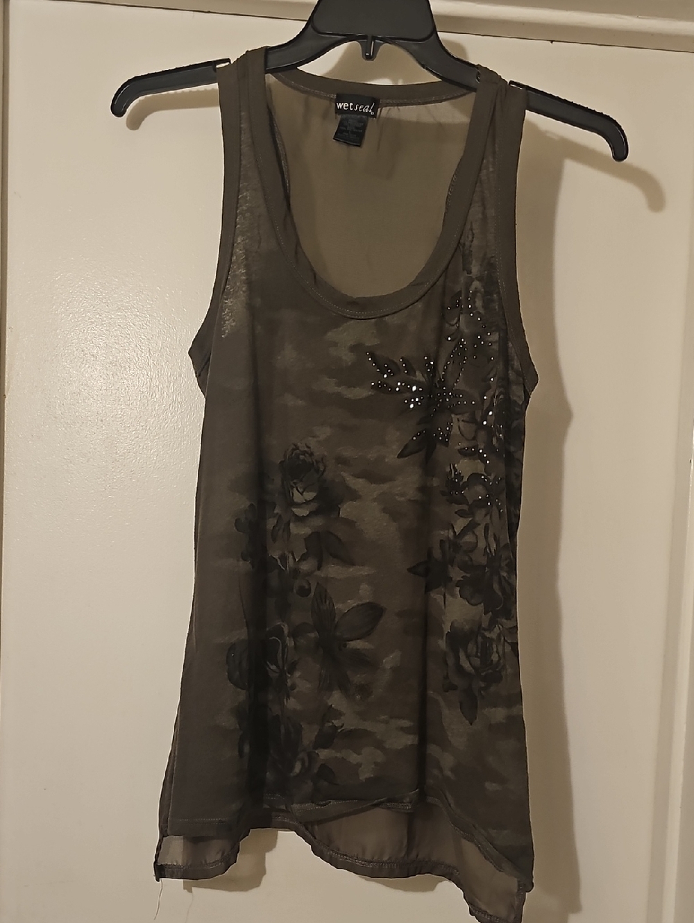 4 For $20--Wet Seal Olive Floral Camo Tank with Rhinestone Detail Tote 10